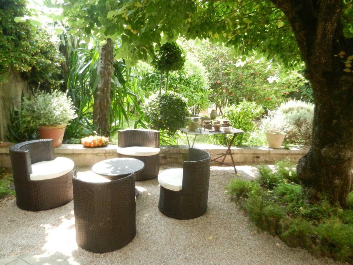 Les Passiflores Grasse Bagian luar foto