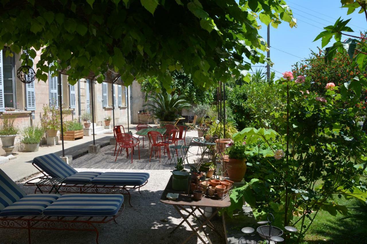 Les Passiflores Grasse Bagian luar foto